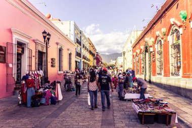 Oaxaca, Oaxaca / Meksika - 01 / 05 / 2021: Oaxaca şehir merkezindeki sokakların ayrıntıları