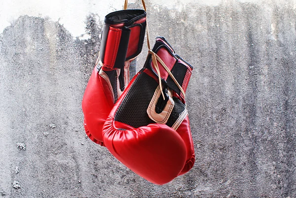 Luvas de boxe vermelho — Fotografia de Stock