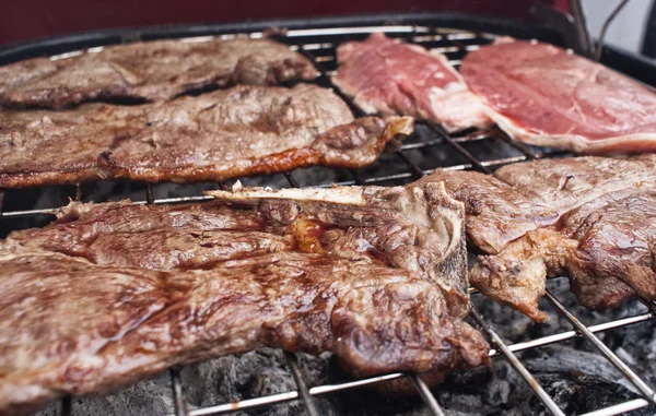 烤肉蒸肉 — 图库照片