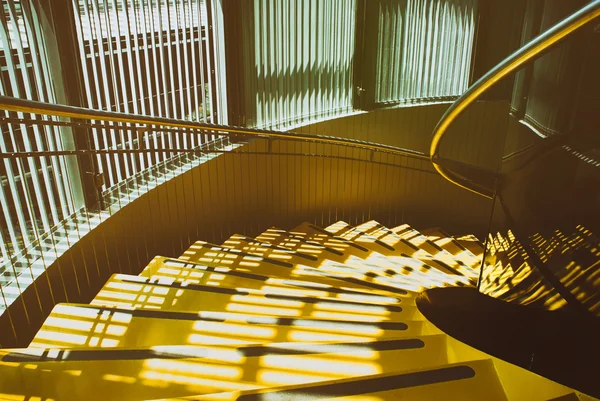 Abstraktní žluté schody — Stock fotografie