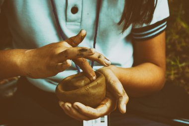 Çift el kil kalıplama