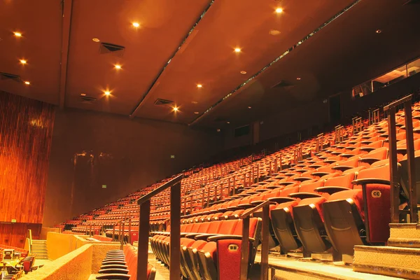 Interior do teatro vazio com assentos — Fotografia de Stock