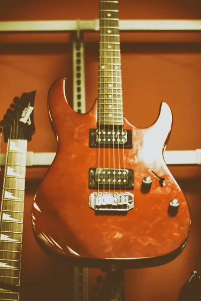 Elektrische rote Gitarre — Stockfoto