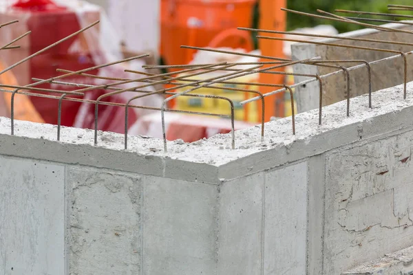Parede Concreto Armado Com Conexão Aberta Aço Blindado Canteiro Obras — Fotografia de Stock