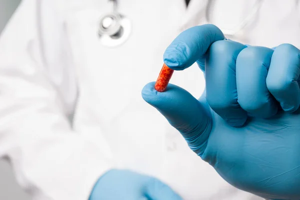 Doctor Hand Medical Gloves Presenting Medicine Pill — Stock Photo, Image