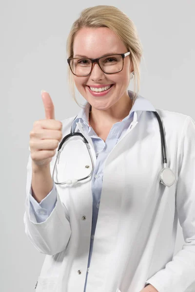 Portrait Une Femme Médecin Famille Dans Ensemble Médecin Avec Stéthoscope — Photo