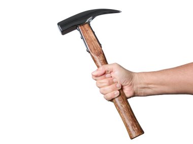 Marangoz çekiciyle bir elin yakın çekimi. 
