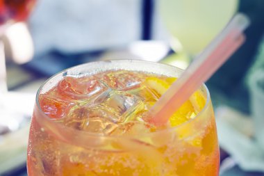 Aperol kokteyl, seçici odak spritz