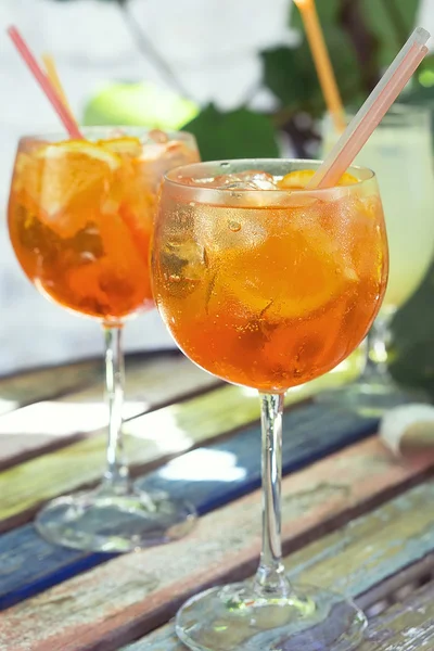 Aperol kokteyl, seçici odak spritz