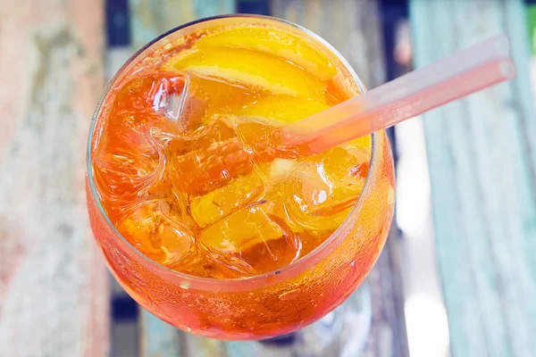 Aperol kokteyl, seçici odak spritz