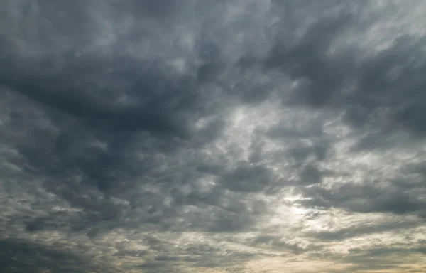 El vasto cielo azul y nubes cielo, sol — Foto de Stock