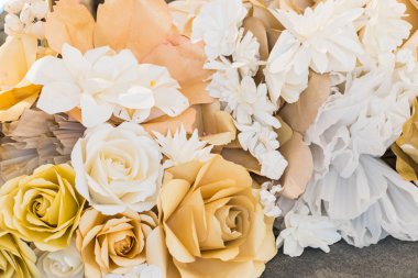 Renkli çiçekler kağıt arka plan deseni hoş bir tarz.