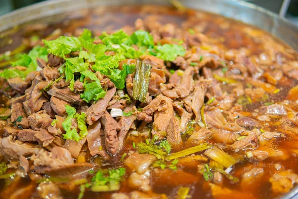 Macro Close Shot Pork Stewed Gravy Green Coriander Leaves Top — Stock Photo, Image