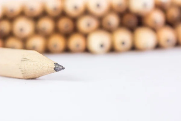 Primer plano de lápices con diferente color sobre fondo blanco . —  Fotos de Stock