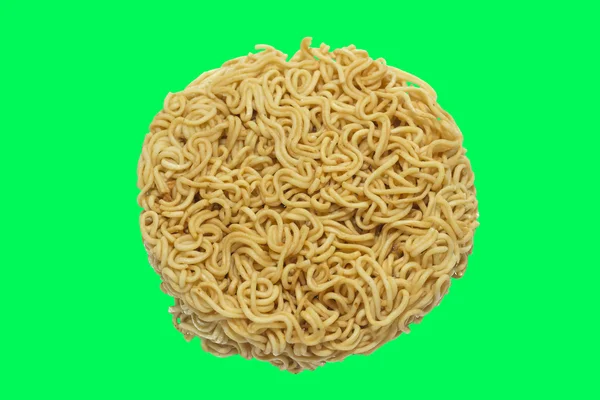 A circle of uncooked Ramen Noodles Isolated on green screen chro — Stock Photo, Image