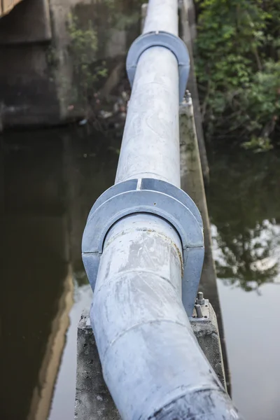 Potrubí v údolí - Foto — Stock fotografie