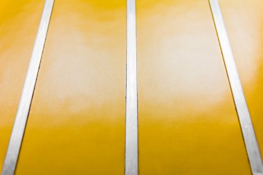 Uyarı arka plan sarı çizgili