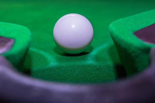 Snooker ball on snooker table — Stock Photo, Image