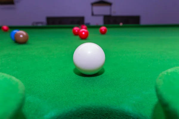 Snooker ball on snooker table — Stock Photo, Image