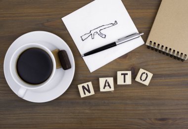 Metin: Awooden masada ahşap harfler NATO'dan