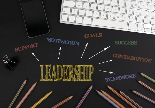 Leadership Concept - scrivania ufficio nero . — Foto Stock