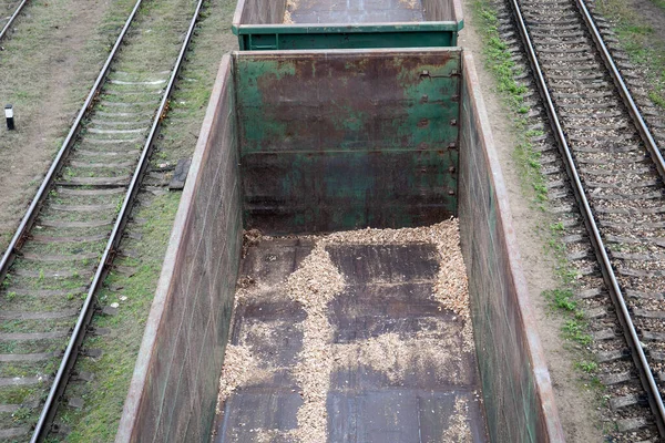 空の鉄道ワゴン。ばら積み貨物の輸送。物流、輸出入 — ストック写真