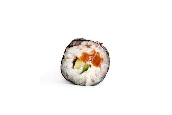 Ein Stück Sushi auf weißem Hintergrund. Essen und japanische Kultur — Stockfoto