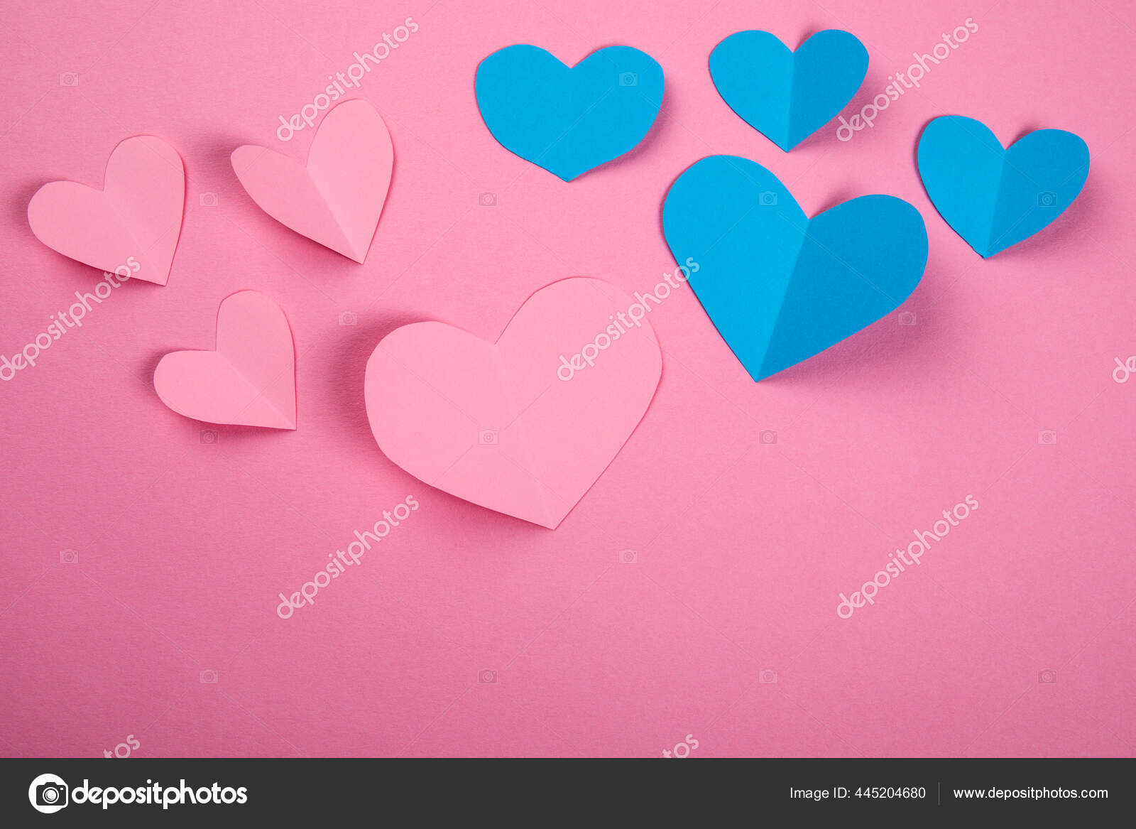 Coeurs En Papier Rose Et Bleu Sur Fond Rose Les Gars Et Les Filles Tomber Amoureux Et Concept De Passion Image Libre De Droit Par Tumsasedgars C