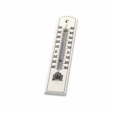Beyaz arkaplanda Celsius ölçeğinde ahşap termometre