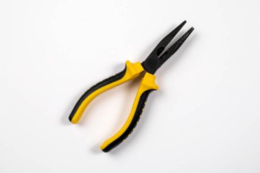 Beyaz arka planda pense var. Nesne, ürün ve araç