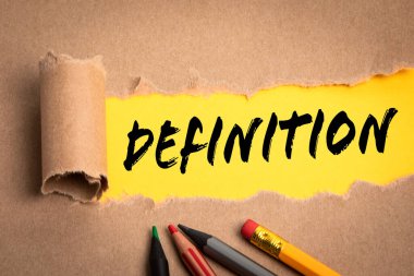 ÖZGÜRLÜK Sarı arka planda yırtık bir karton