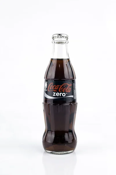 RIGA, LETTONIA - 05 ottobre 2015: Foto di una bottiglia di Coca-Cola Z — Foto Stock