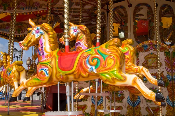 Yuvarlak neşeli git