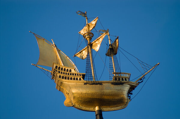 Золотой парусник
