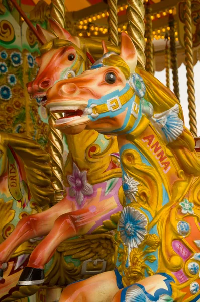 Yuvarlak neşeli git