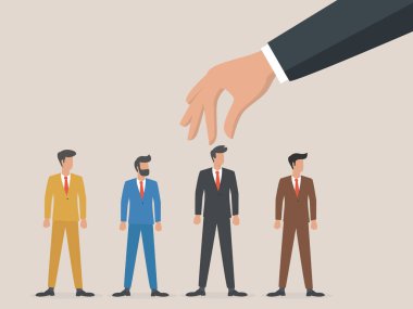 Personel alımı ve insan kaynakları, takım çalışmasını çeşitlendirme, iş fırsatı veya personel seçme veya işe alma kavramı, kurumsal işadamı eli çeşitli takım elbiseli insan bebekleriyle adayı seçer.