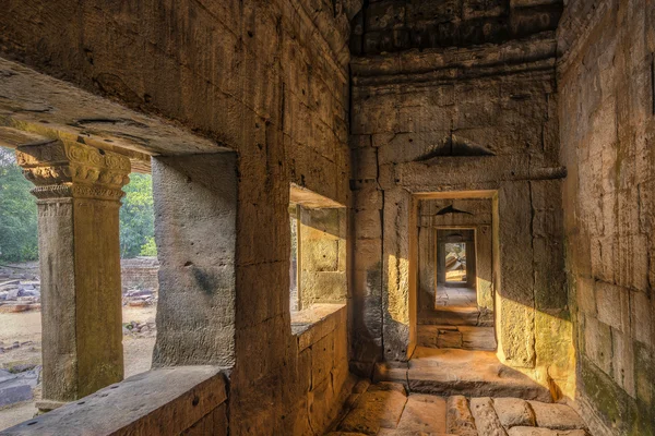 Las ruinas del templo de Ta Phrom — Foto de Stock