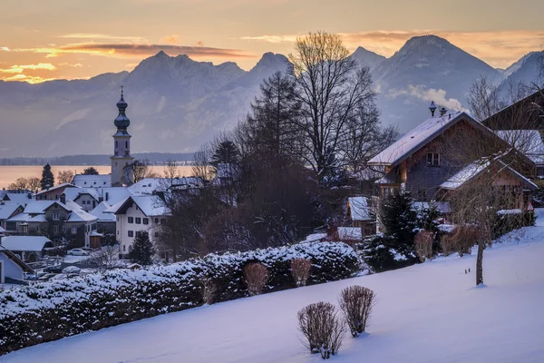 Winter zonsopgang in St. Gilgen — Stockfoto