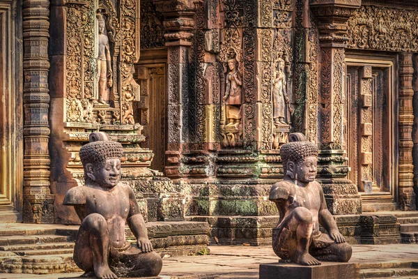 Ruinas del templo de Banteay Srei — Foto de Stock