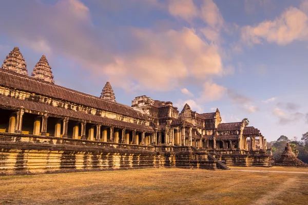 Angkor wat, siem cosechar, cambodia. — Foto de Stock