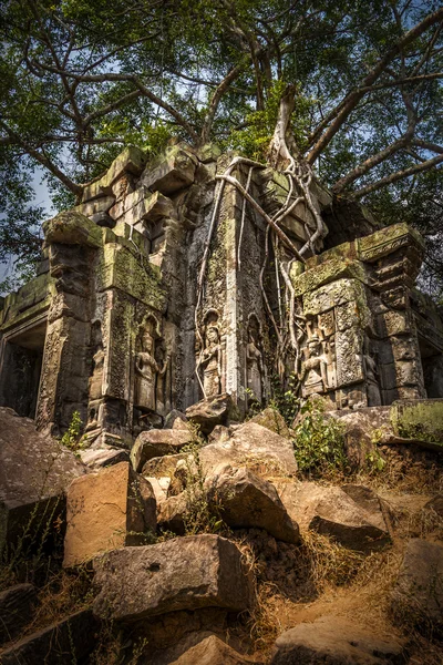 Las ruinas del antiguo templo de Angkor — Foto de Stock