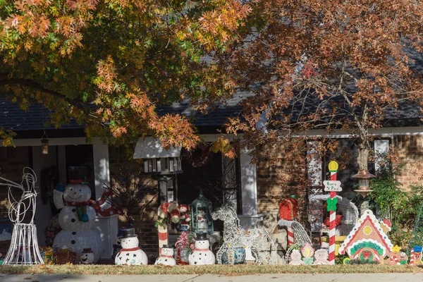 Close Traditional Christmas Decoration Front Yard Residential House Colorful Fall — Stockfoto