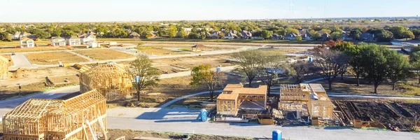 Panoramica vista dall'alto master suburbano pianificato comunità con in costruzione casa vicino a Dallas, Texas, Stati Uniti d'America — Foto Stock