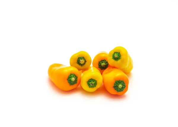 Gruppo Vivaci Mini Peperoni Gialli Arancioni Gialli Isolati Fondo Bianco — Foto Stock