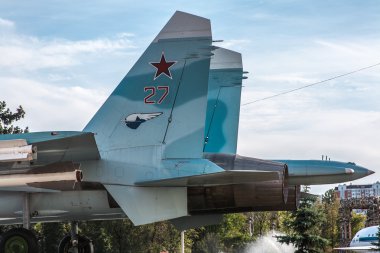kuyruk Su-27 avcı