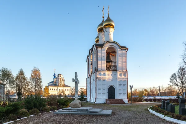 Nikolsky klášter klášterní zvonice — Stock fotografie