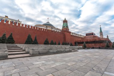 Kırmızı kremlin duvarı