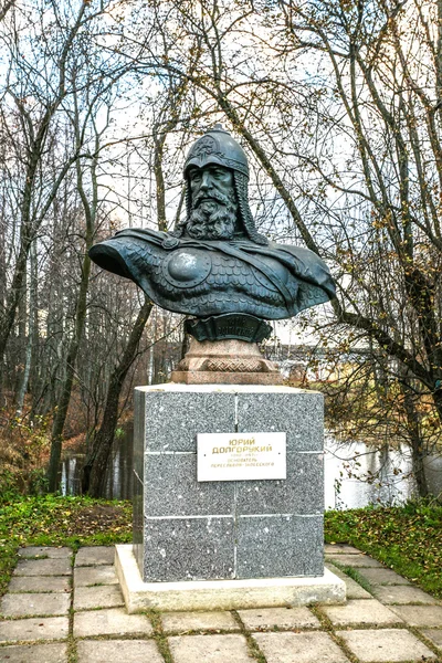 尤里 · Dolgorukiy 的纪念碑 — 图库照片