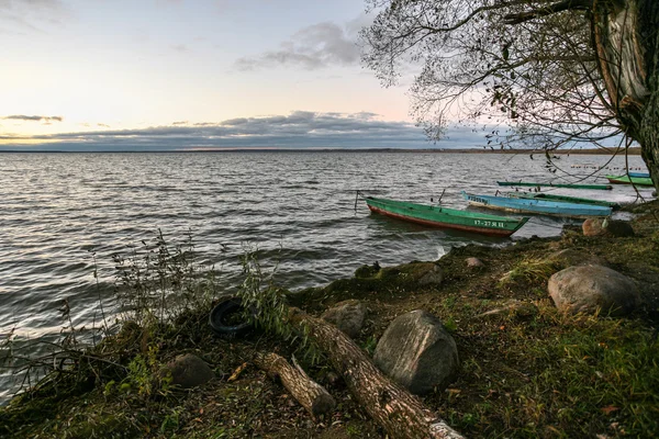 Kust van het meer van Pleshcheevo — Stockfoto