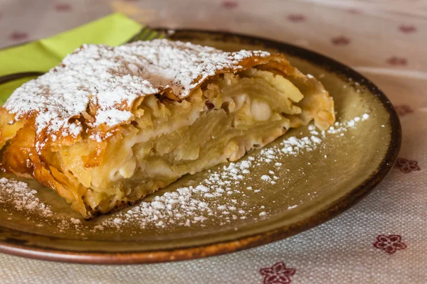 elma strudel dilim
